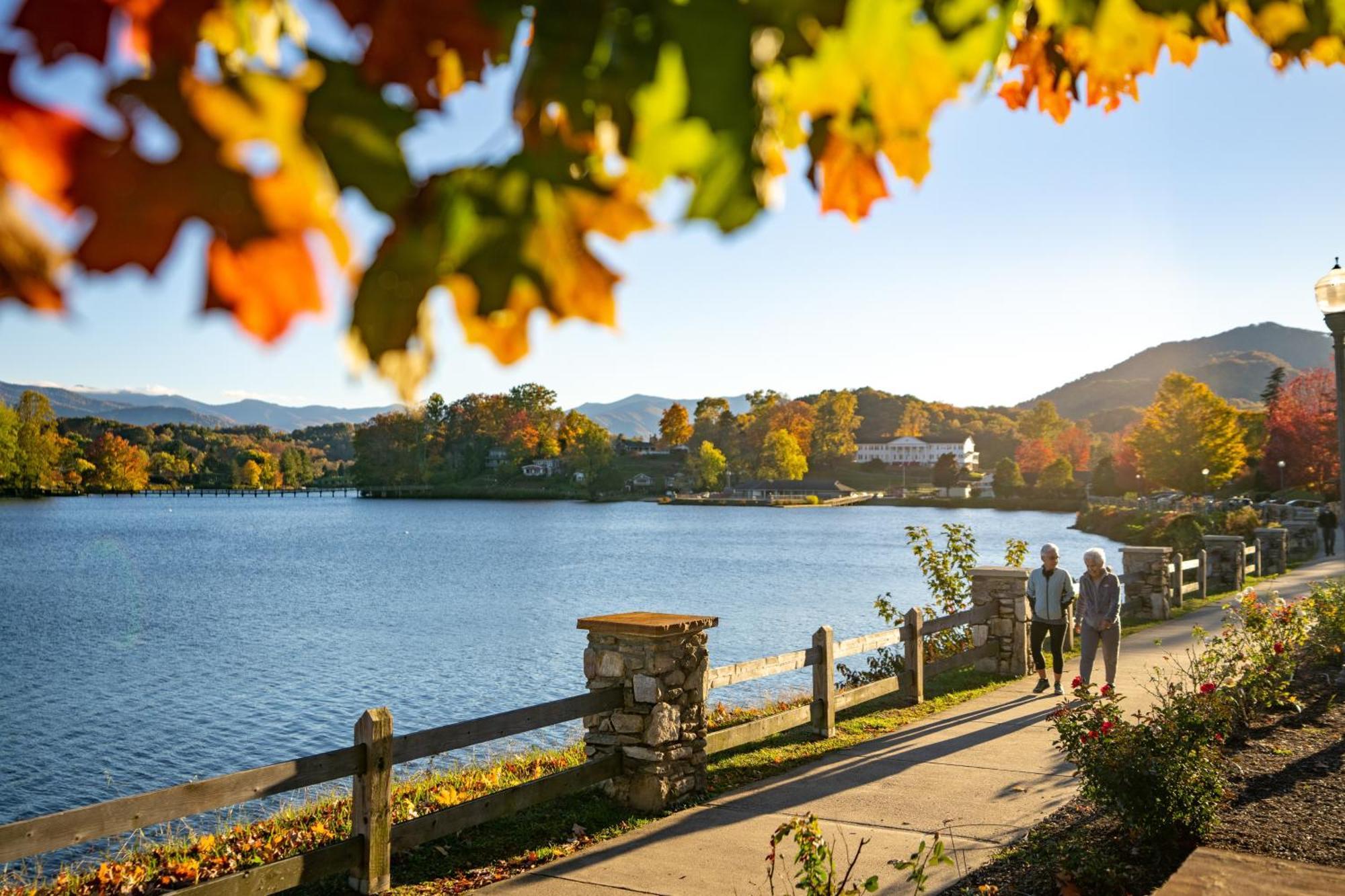 English Roses Lake Junaluska Exterior photo